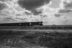 The coal train runs on a 150km railway connecting the mine from the municipality of Albania to Puerto Bolivar, where the coal makes its way through the ocean to reach Europe, the United States, South America, Asia, and South Africa. The railway divides the land and the communities and coal dust is causing respiratory diseases, especially among the weakest populations.